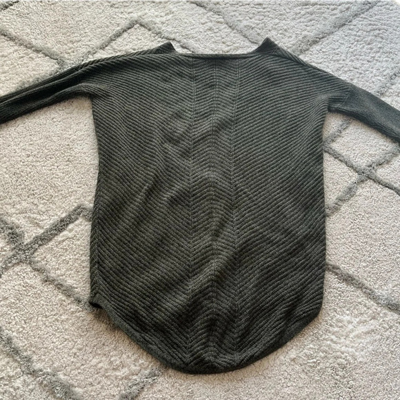 Express sweater circle hem army green scoop neck high low hem oversized XS - Picture 8 of 8